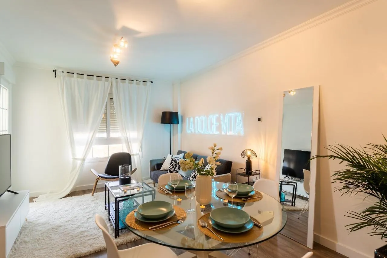 Apartment Black Level, 30M Playa, Pool, Wifi Almeria